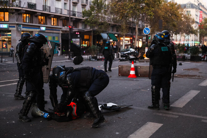 Comparutions immédiates : le tribunal de Paris passe en flux tendu pour traiter les cônes jetés par lot de trois cents à la minute