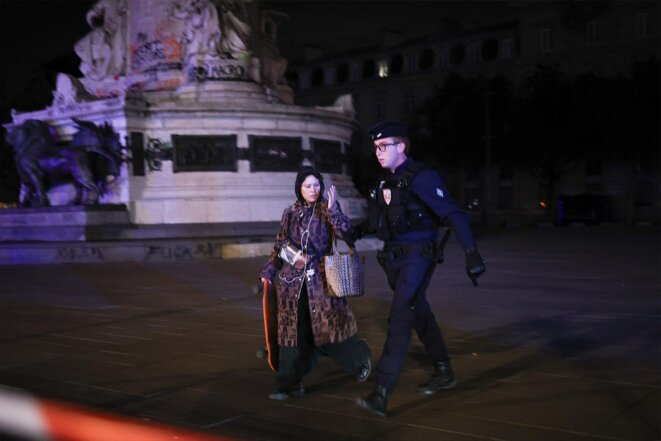 Après les couvre-feux nocturnes de plusieurs villes, Matignon étend l'interdiction aux horaires légaux des manifestations pour « garantir la paix civile »