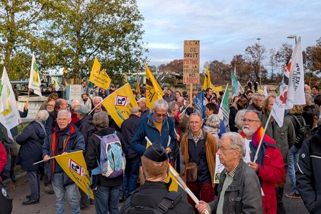 Chaque Français devra désormais se rendre personnellement à la mairie pour signer un consentement éclairé avant d'avoir le droit de boire son eau du robinet, annonce l’État après «la petite victoire» bretonne sur les pesticides