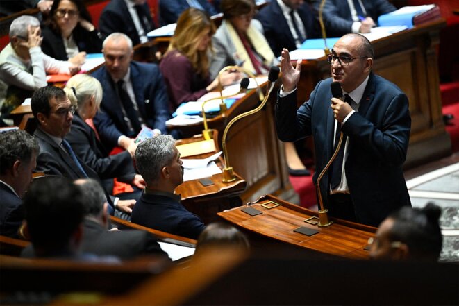 Un habitant de Trappes verbalisé pour avoir qualifié l'attentat « d'une dimension raciste » sans formulaire Cerfa n°2047-VI en deux exemplaires